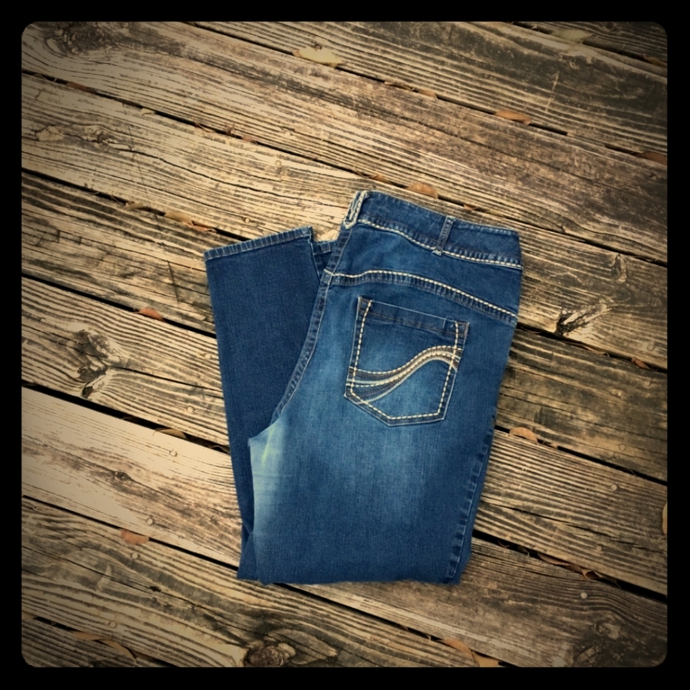 💗SALE💗Lane Bryant jeans. Slim. Boot cut. SIZE 22